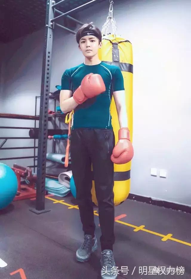 跟着男神一起来“撸铁”！鹿晗陈伟霆刘昊然的健身照荷尔蒙爆棚想舔屏！