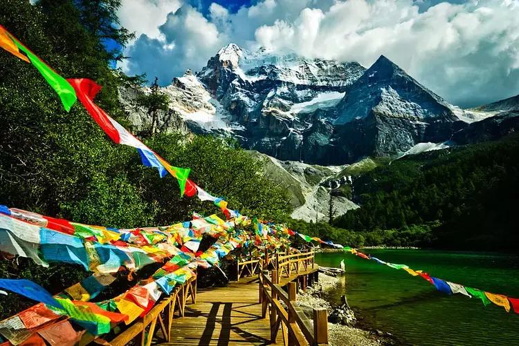 稻城亚丁旅游最新路况,成都稻城亚丁路况实录最新