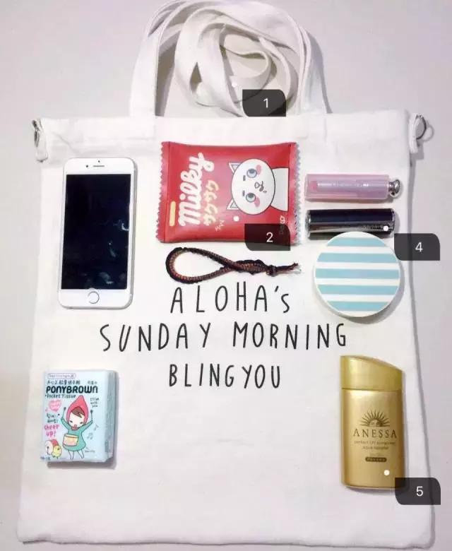 卷发棒？迷之糖果？闺蜜包包里原来有这么多宝贝？