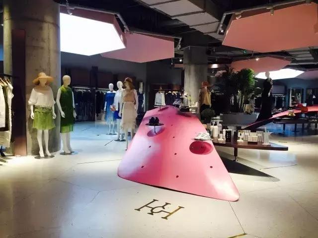 武汉新晋小众网红打卡,新网红潮牌女装