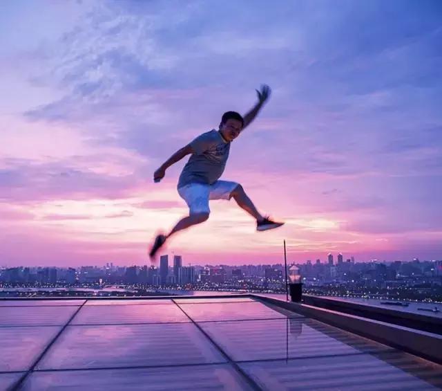 著名商业摄影师作品图片,采访一年收入两千万女博主