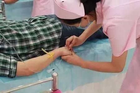 护士打针哪种握针方法更好,儿科护士打针技巧