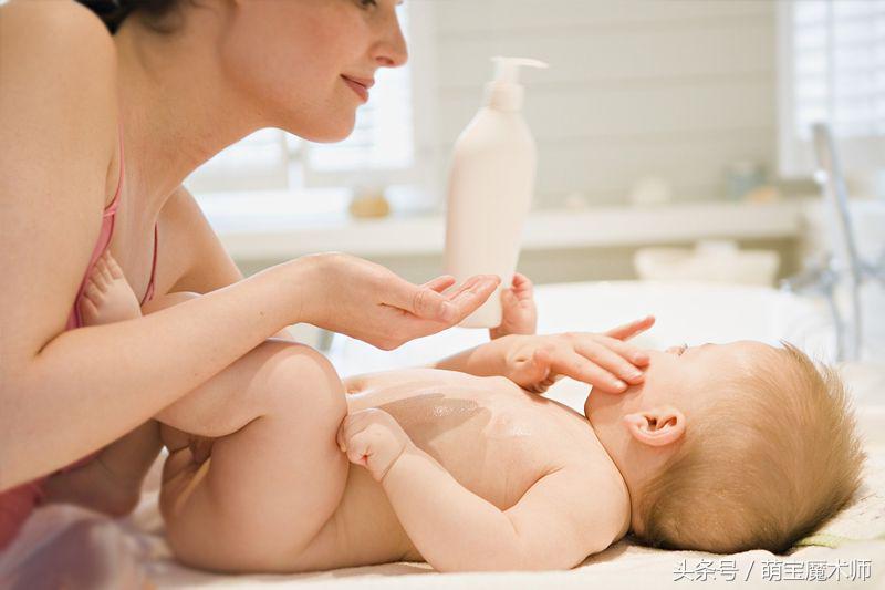 婴儿面部湿疹怎么护理效果最好,宝贝长湿疹怎么办