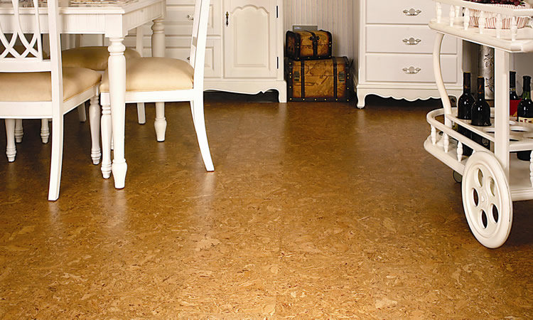 软木地板好在哪里,五百一平的多层实木地板