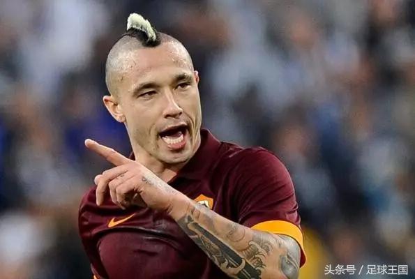 抽烟、烫头，玩世界波，红狼中场捍卫者纳因格兰曼联收了吧