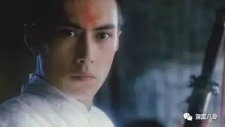 贺涵事业全面开挂，而真实的靳东又有什么样的故事？