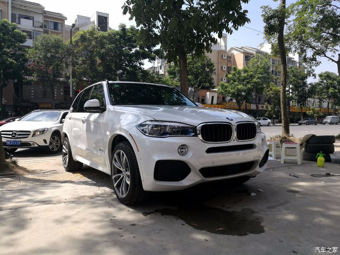 礼物居然迟到了2年，成都小伙提宝马X5