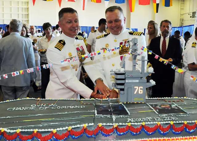 航空母舰二维图,航空母舰彩虹人白马甲