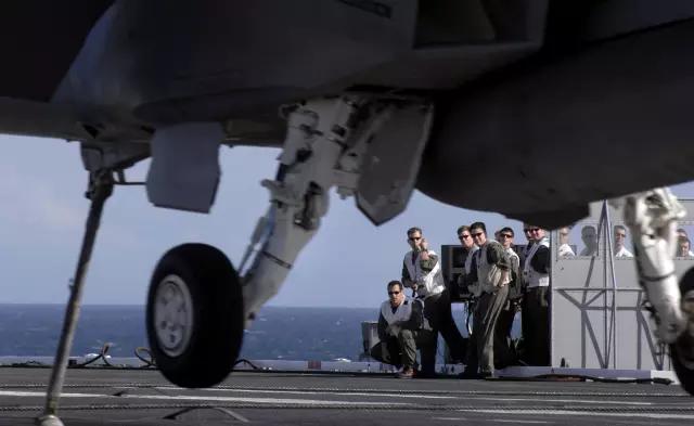 航空母舰二维图,航空母舰彩虹人白马甲