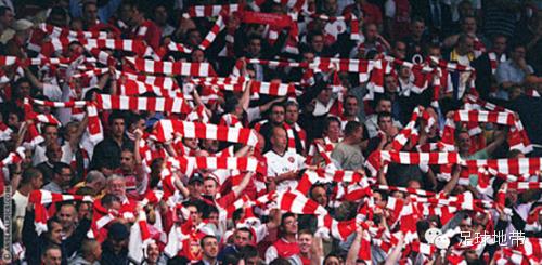 有一种力量叫球迷，骨子里流淌着忠诚的热血！