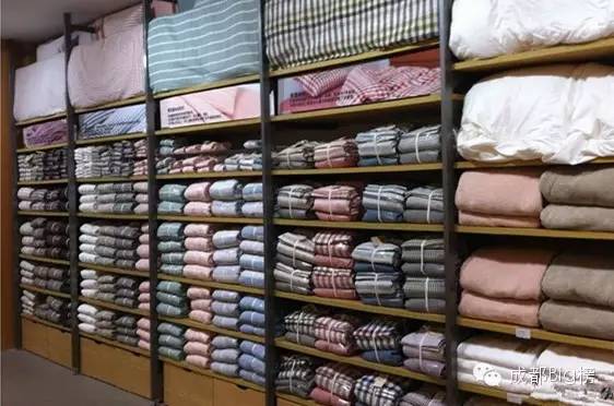 这店里的东西实用便宜也好看，但总觉得哪里不对