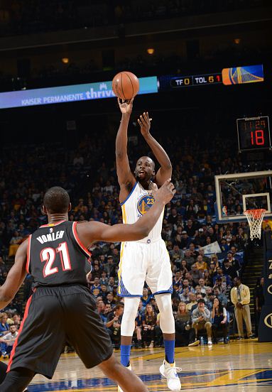 勇士打破公牛72胜一站到底,勇士拿下第72胜离破纪录只差一场