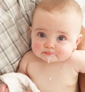 宝宝总是呛奶有什么方法解决,宝宝老是呛奶怎么回事怎么处理