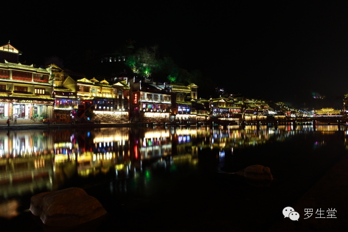 云南旅游攻略必去吃的美食有哪些,云南吃些什么特色美食