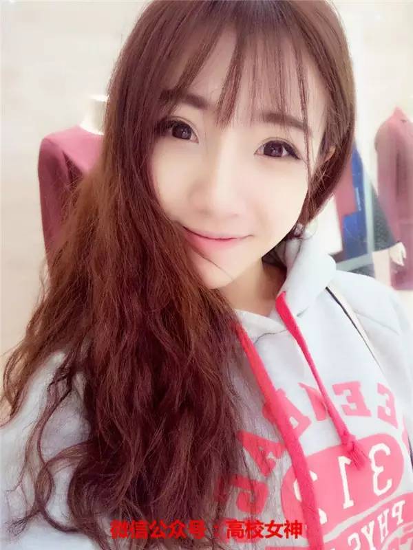 深圳大学女神颜灵兰，七朵组合的高颜值妹子，怎么火不起来？