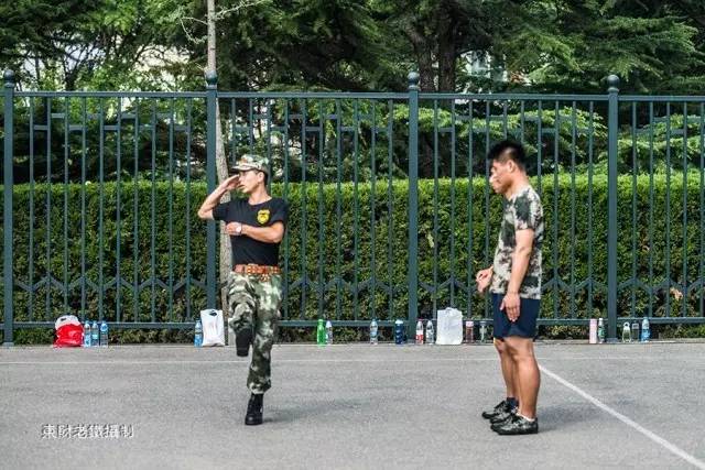 校园又闻军训声：大连银行新员工军训花絮