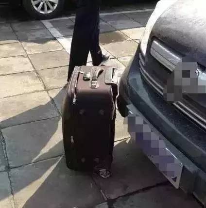 遇到“碰瓷”怎么办？检察官手把手给您来支招！