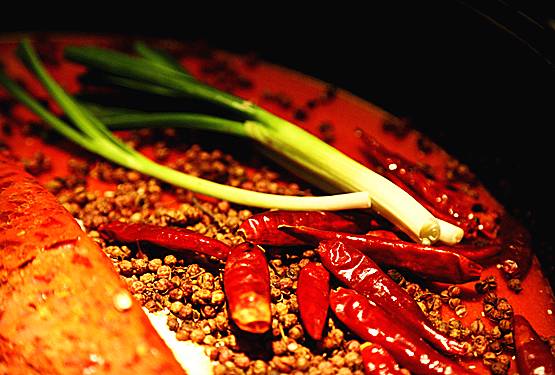 夜店里吃火锅？帮重的鸭肠烫8秒就能飙到180！