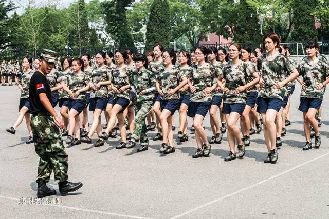校园又闻军训声：大连银行新员工军训花絮