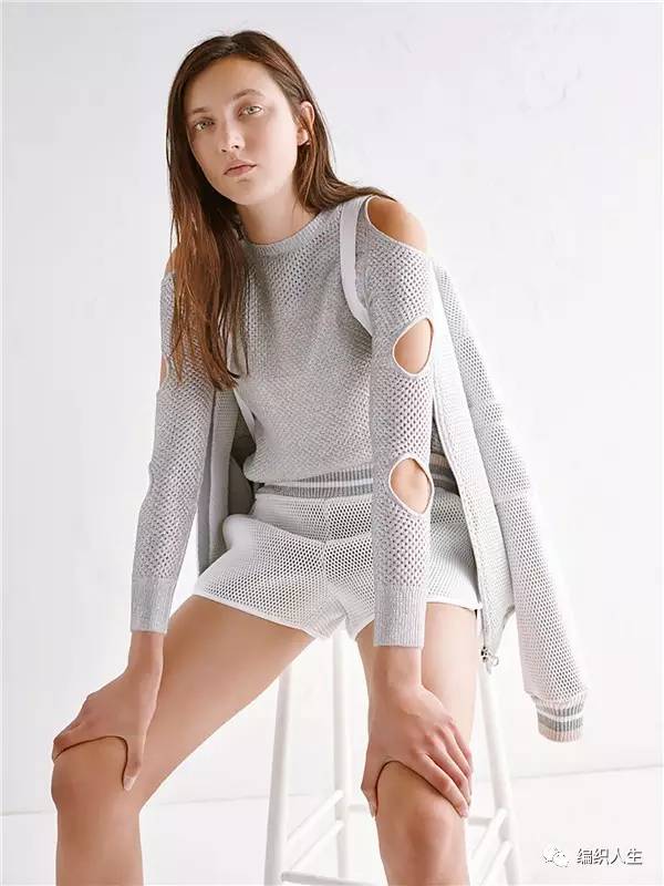 毛衣破洞风,毛衣今年最流行十款毛衣