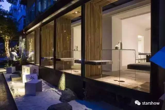 探店｜还以为这家网红店消失了，再遇到要试遍他们家的菜单