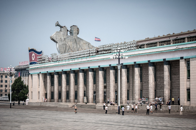 去国外火车旅行最美十条线路,当火车路过湖北省山区