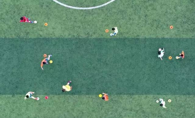 小孩暑假不补课在家玩也不好,暑假不补课在家的孩子