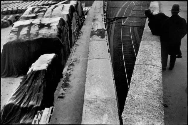 布列松摄影作品赏析,布列松经典摄影作品中国