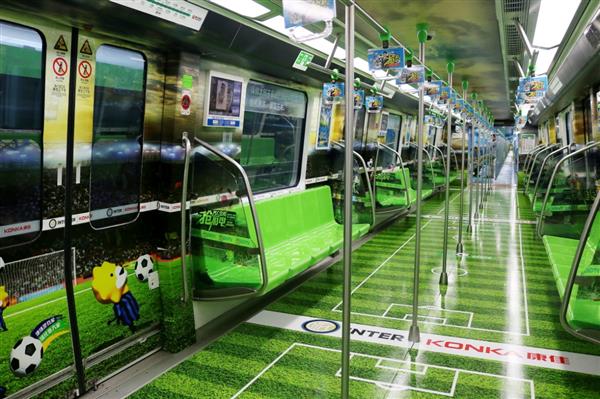 地铁变画风,南京地铁变装视频