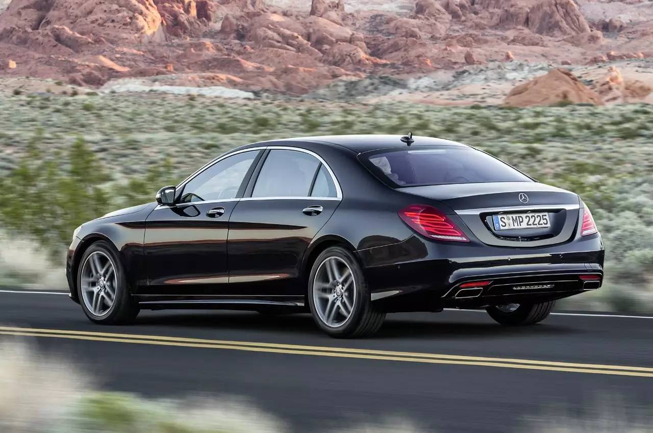 上半年最“硬”大片竟是部汽车题材歌舞片，《极盗车神》这么牛还不是因为车型选对了