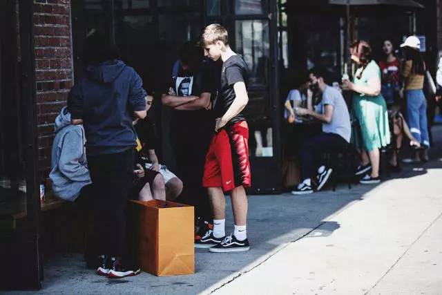 我开始怀念那个夏天歌曲,我开始怀念那些再也回不去的日子