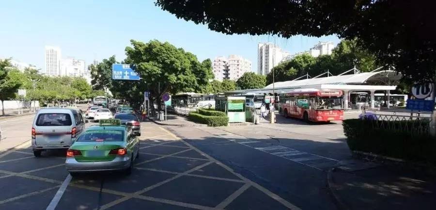 晚高峰交通拥堵管制图片,差半个小时到禁行时段路上又堵车