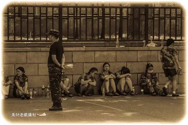 校园又闻军训声：大连银行新员工军训花絮