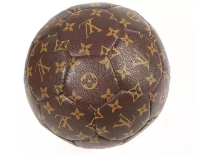 prada做什么的,prada编织回形针