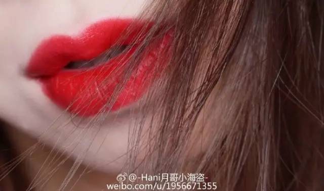 不用美白你也可以白成一道光,显白不化妆也能涂的口红
