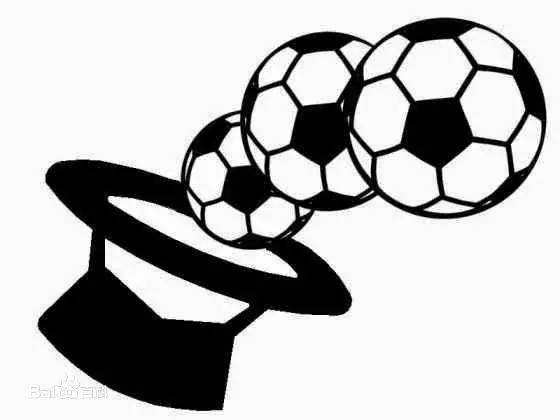 看！足球健儿风采展~（有位可爱的小朋友也入镜了，是谁呢……快来看看吧）