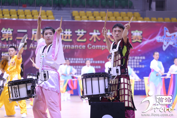 FightOn!全国21所学校在宝坻比赛行进艺术，天津海河中学、41中的学生“帅拉风”