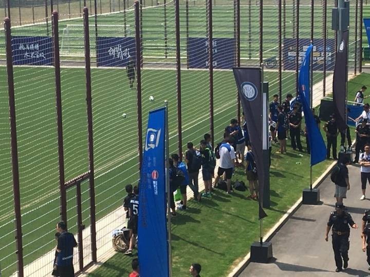 回到“娘家”南京，国米球星接连收到神秘东方礼物……