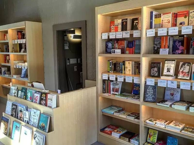 明星不读书？他们推荐的书很多你没听过｜给你一针