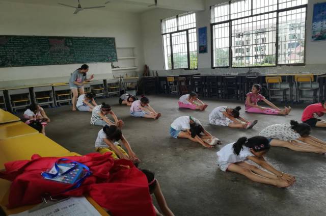 七月份的尾巴原唱,七月份的尾巴