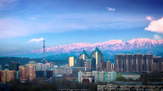 去国外火车旅行最美十条线路,当火车路过湖北省山区