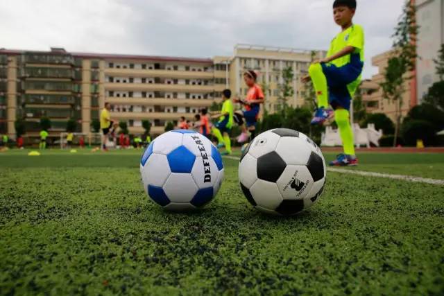 小孩暑假不补课在家玩也不好,暑假不补课在家的孩子