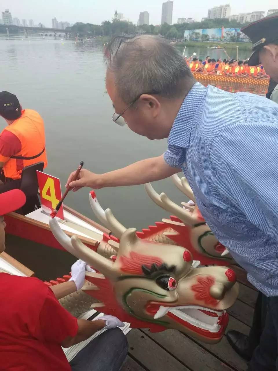 盘点国内龙舟比赛震撼场面一瞬间,中德龙舟赛