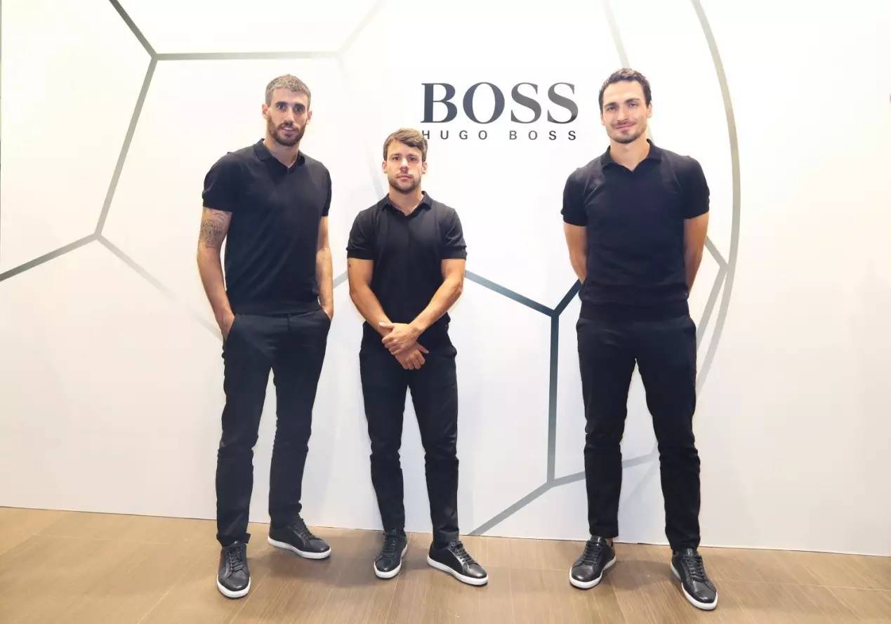 被大BOSS附体的拜仁能帅成什么样子？｜玩游戏有奖