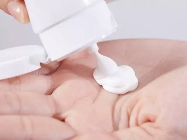 一年四季涂脸的防晒霜推荐 (推荐几款纯物理防晒霜脸部不泛白)