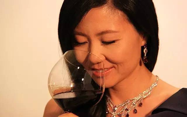 碧尚女爵副牌红葡萄酒2011,2005年份的碧尚女爵什么价位