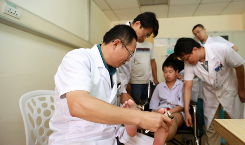 “情同手足医者心”——记省十佳医师、济宁医学院附属医院手足外科韩清銮主任先进事迹