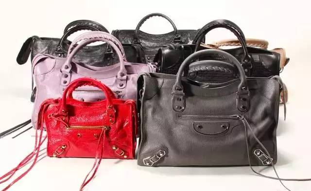 巴黎世家机车包链扣真假,新款巴黎世家机车包如何鉴别真假