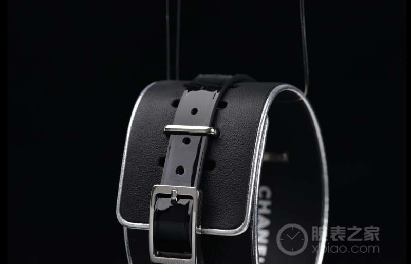 香奈儿j12粉色光芒腕表,香奈儿j12黑陶瓷手表满钻