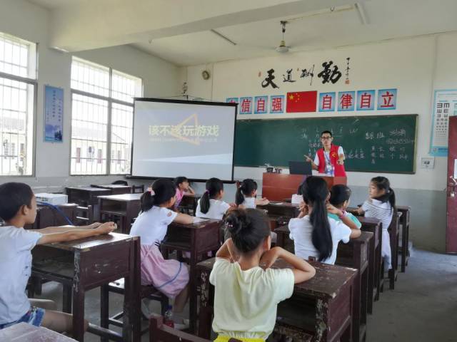 七月份的尾巴原唱,七月份的尾巴